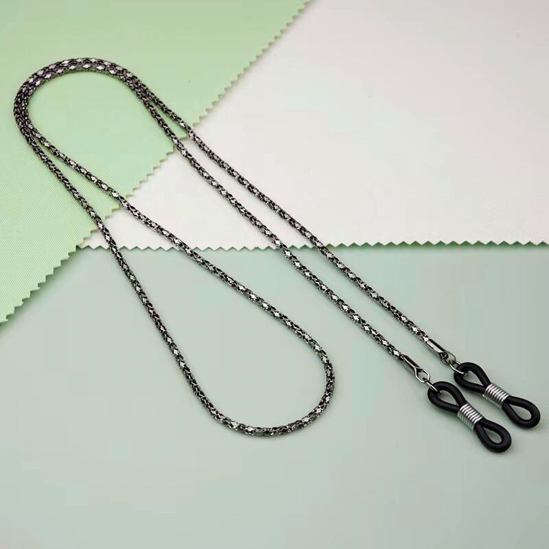 Volltti black glasses chain